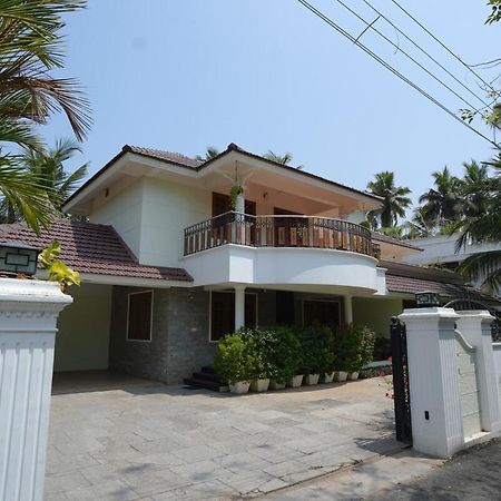 Pinky'S Villa Thiruvananthapuram ภายนอก รูปภาพ