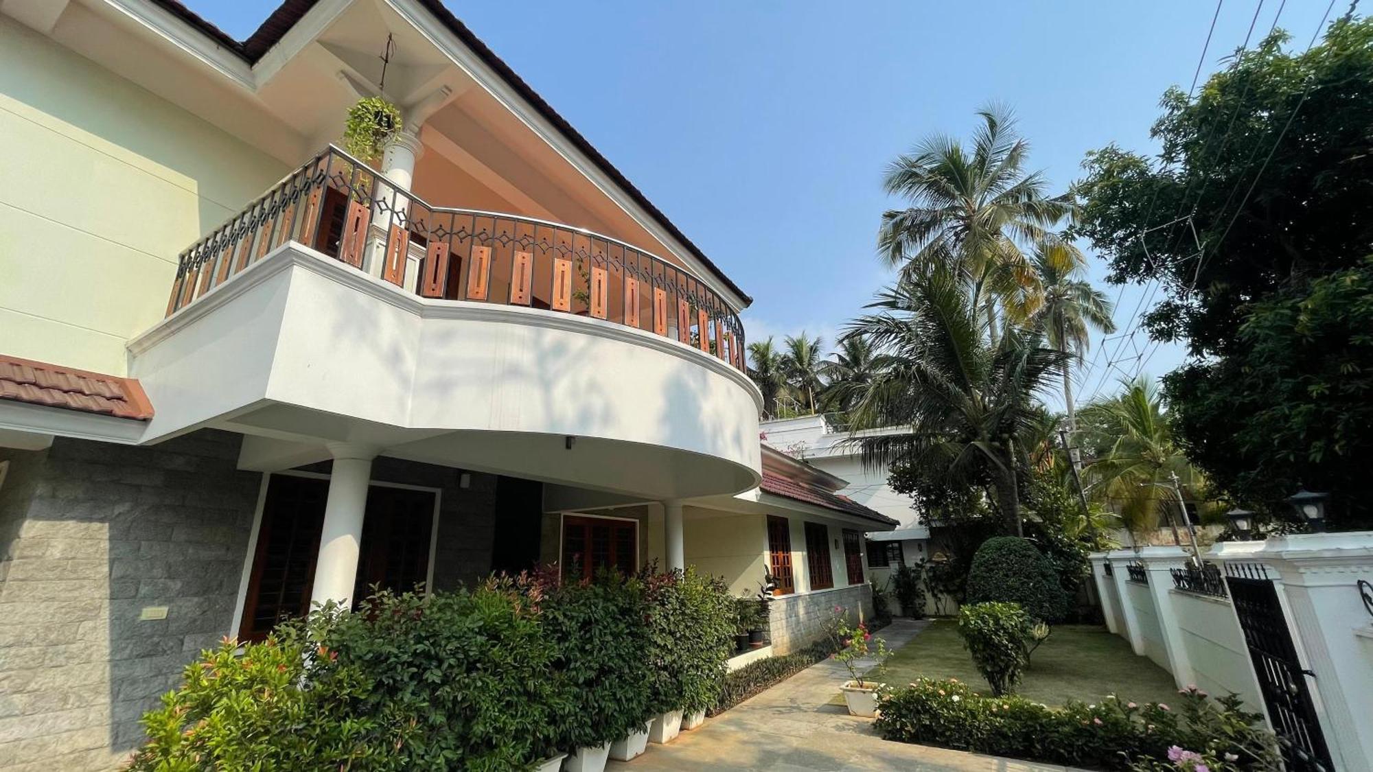 Pinky'S Villa Thiruvananthapuram ภายนอก รูปภาพ