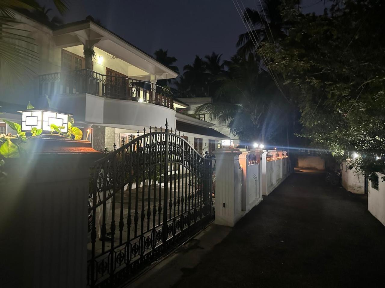 Pinky'S Villa Thiruvananthapuram ภายนอก รูปภาพ